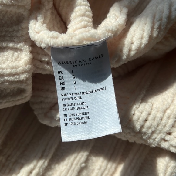 AEO - Boxy and Cropped Cable Knit Sweater - Cream - Picture 7 of 7